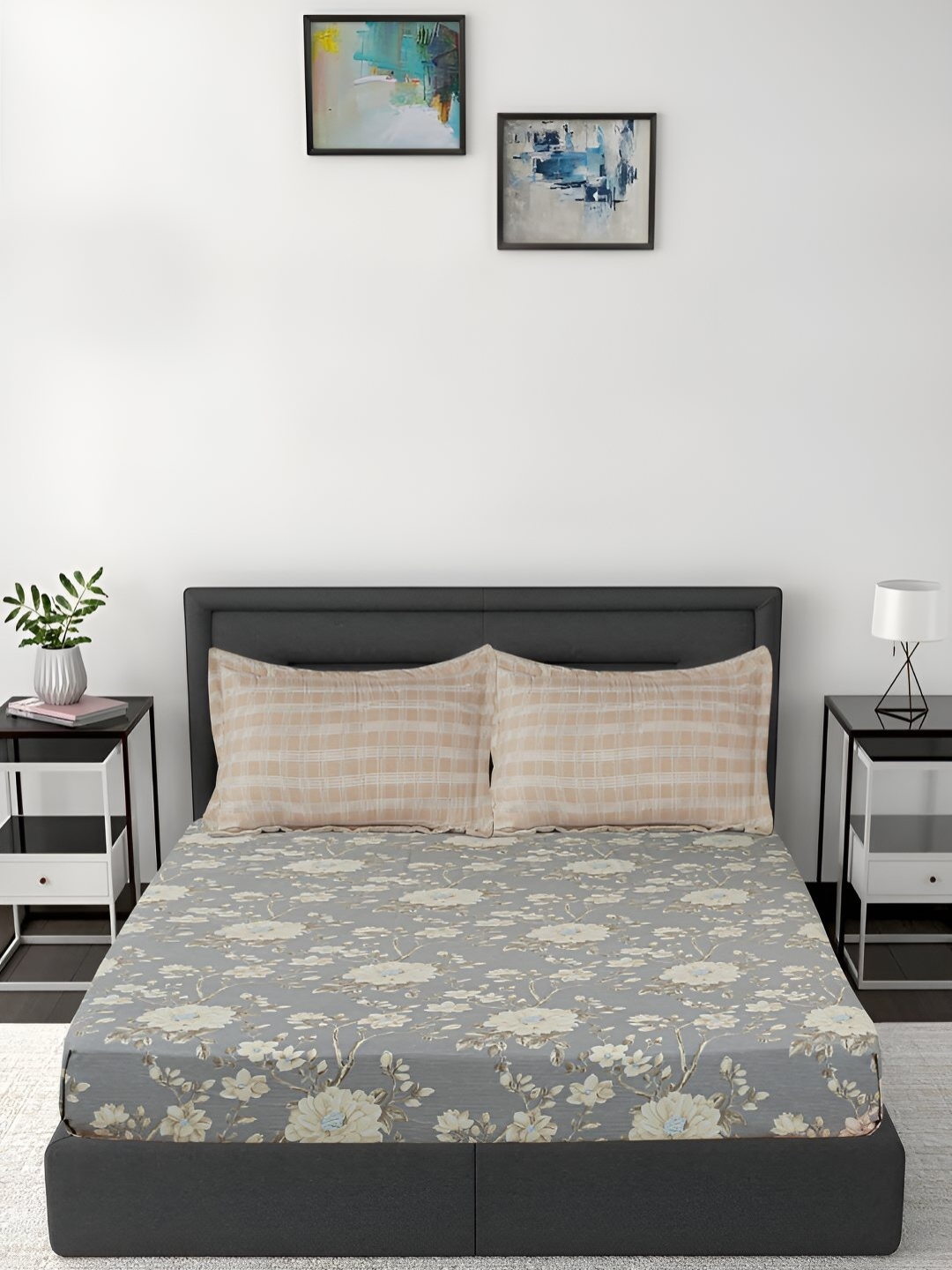 

GAPU & BALY Grey & Peach Floral Printed 140 TC King Bedsheet with 2 Pillow Covers