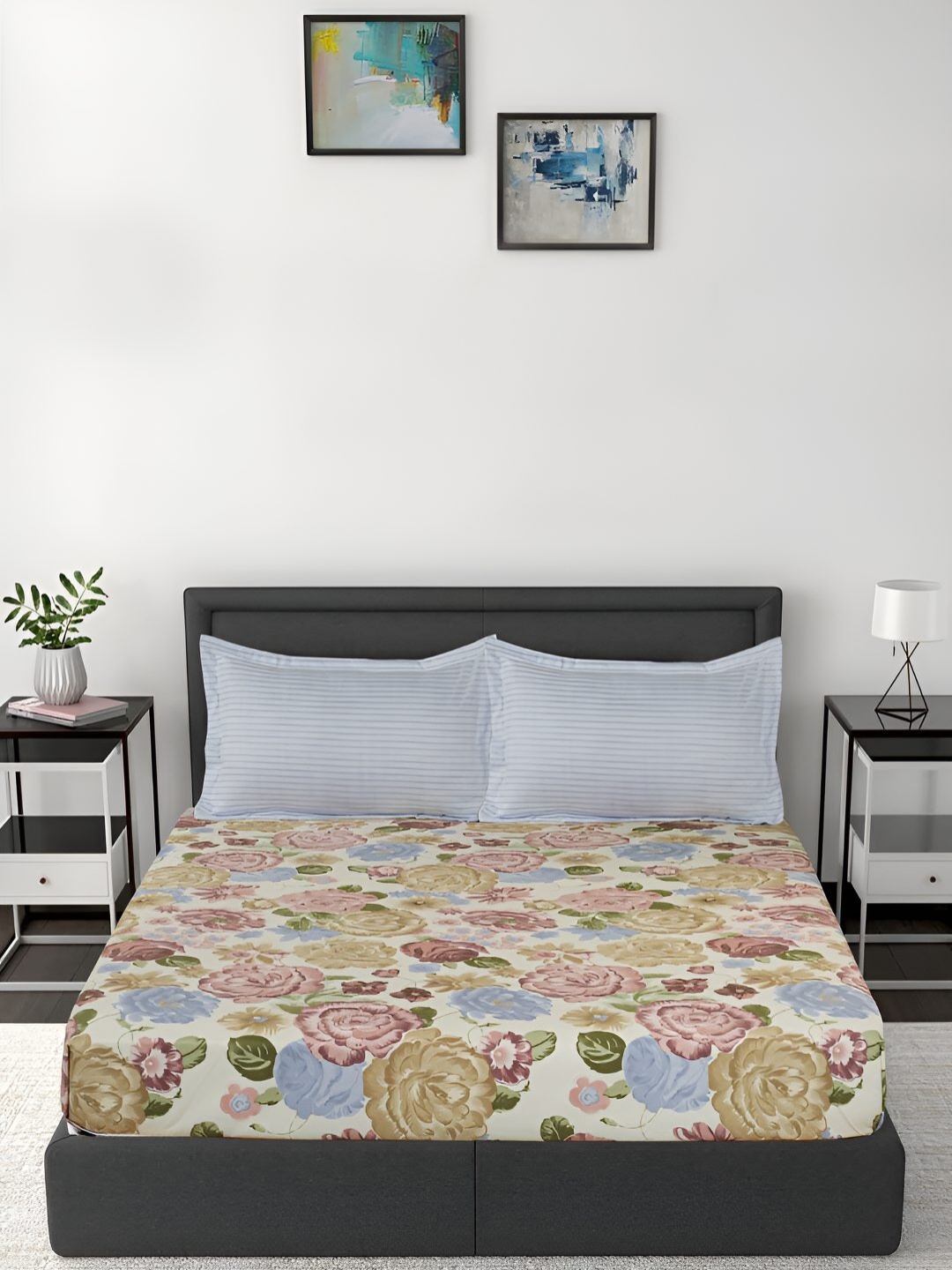 

GAPU & BALY Beige & White Floral 140 TC King Bedsheet with 2 Pillow Covers
