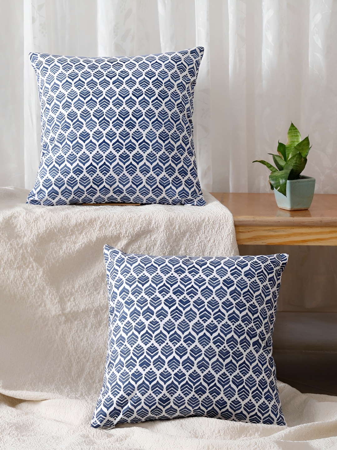 

TARAN LIVING White & Blue 2 Pcs Leaf Printed Square Cotton Cushion Covers