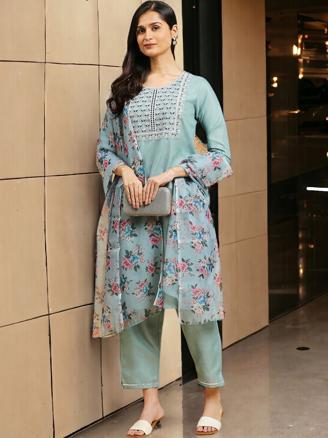 

MORLY Ethnic Motifs Embroidered Regular Thread Work Kurta with Trousers & Dupatta, Turquoise blue