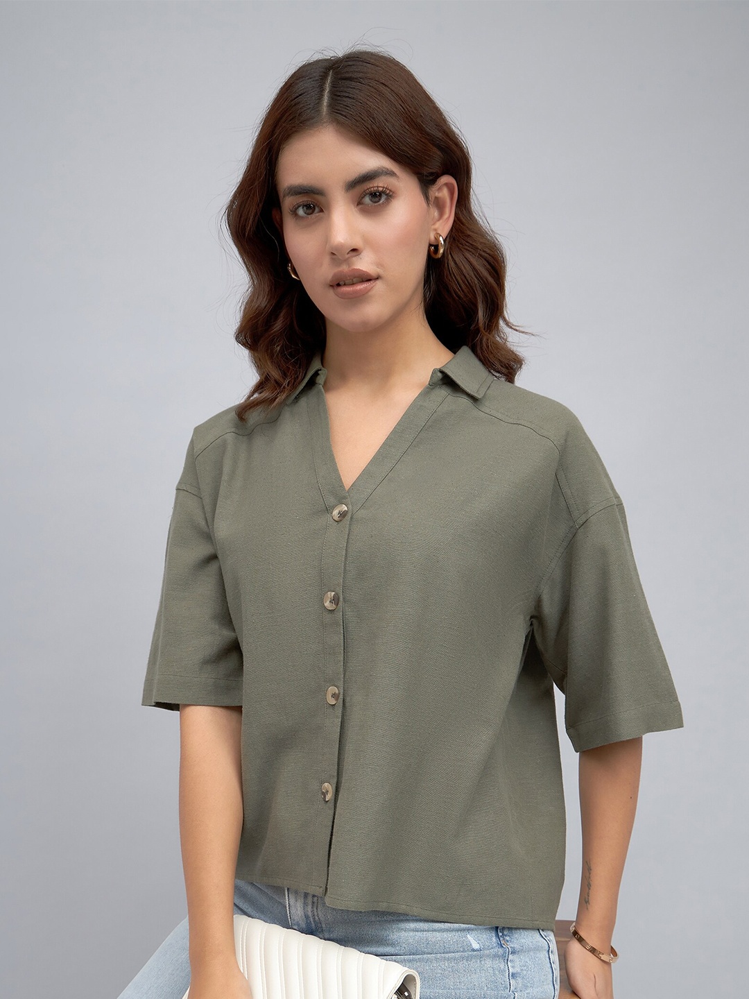 

DL Woman Shirt Collar Drop-Shoulder Sleeves Oversized Shirt Style Top, Olive