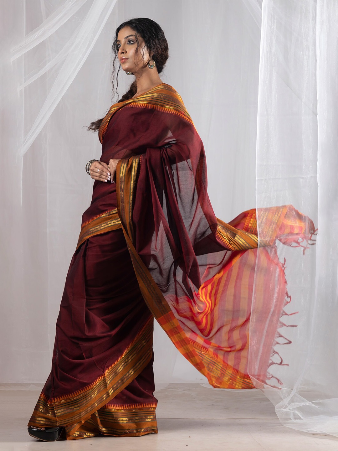 

Unnati Silks Zari Pure Cotton Handloom Narayan Peth Saree With Tassels, Maroon