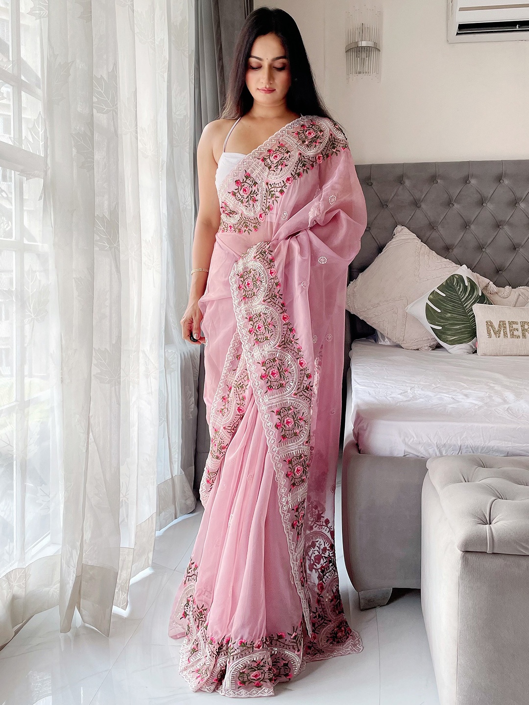 

Munir Embroidered Organza Silk Saree, Pink