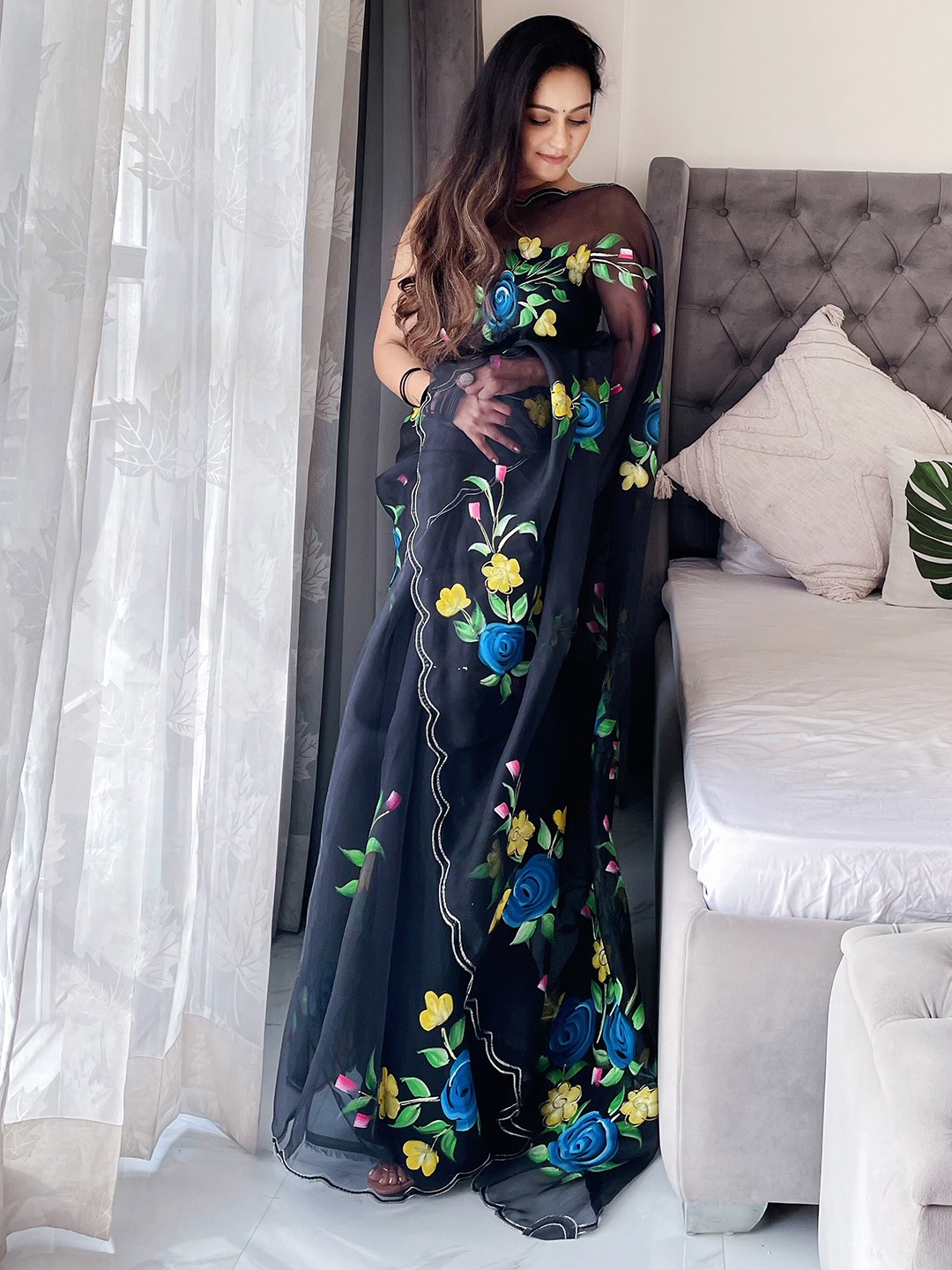 

Munir Floral Printed Organza Saree, Black
