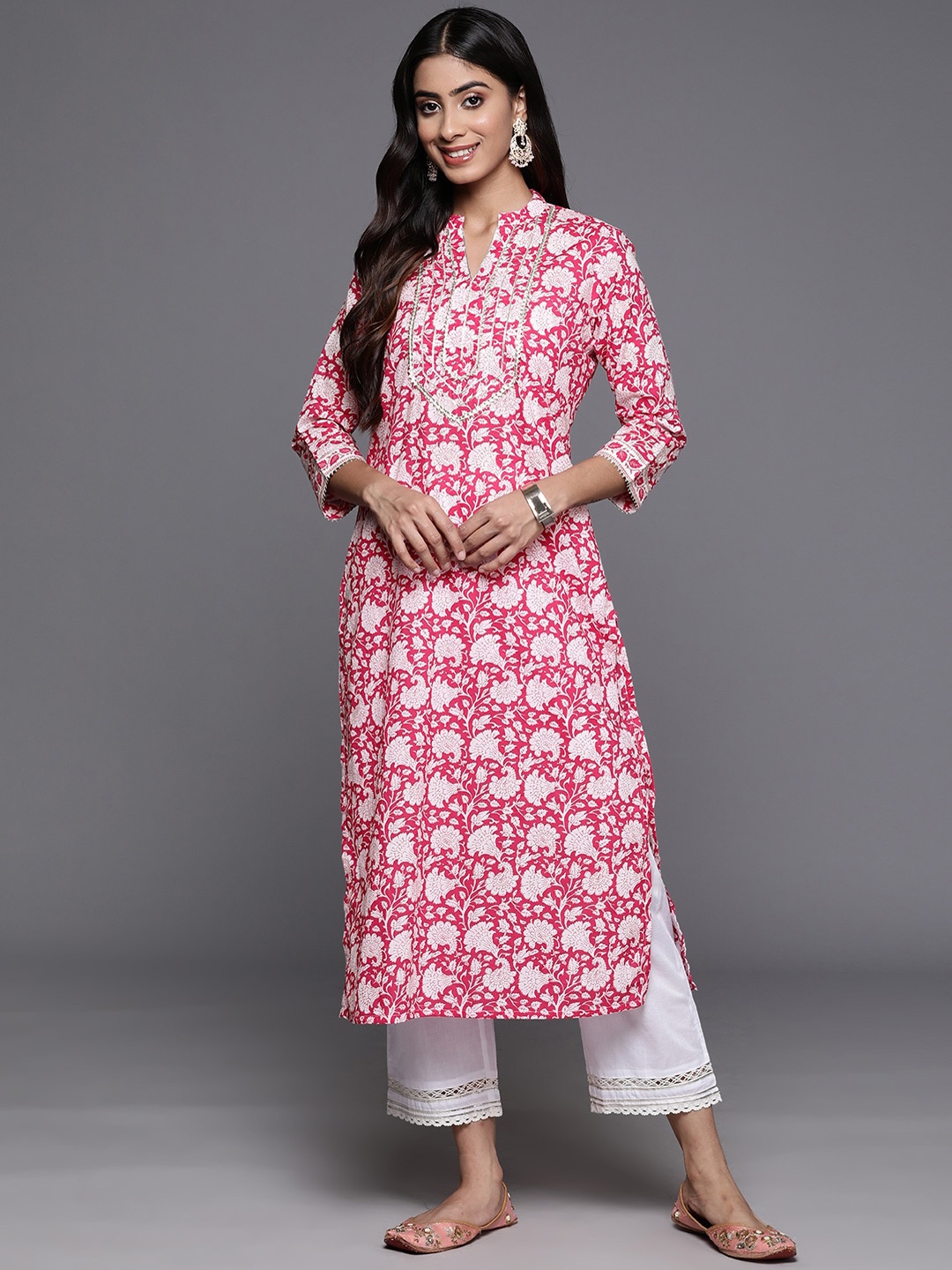 

KALINI Women Floral Printed Gotta Patti Straight Kurta, Pink