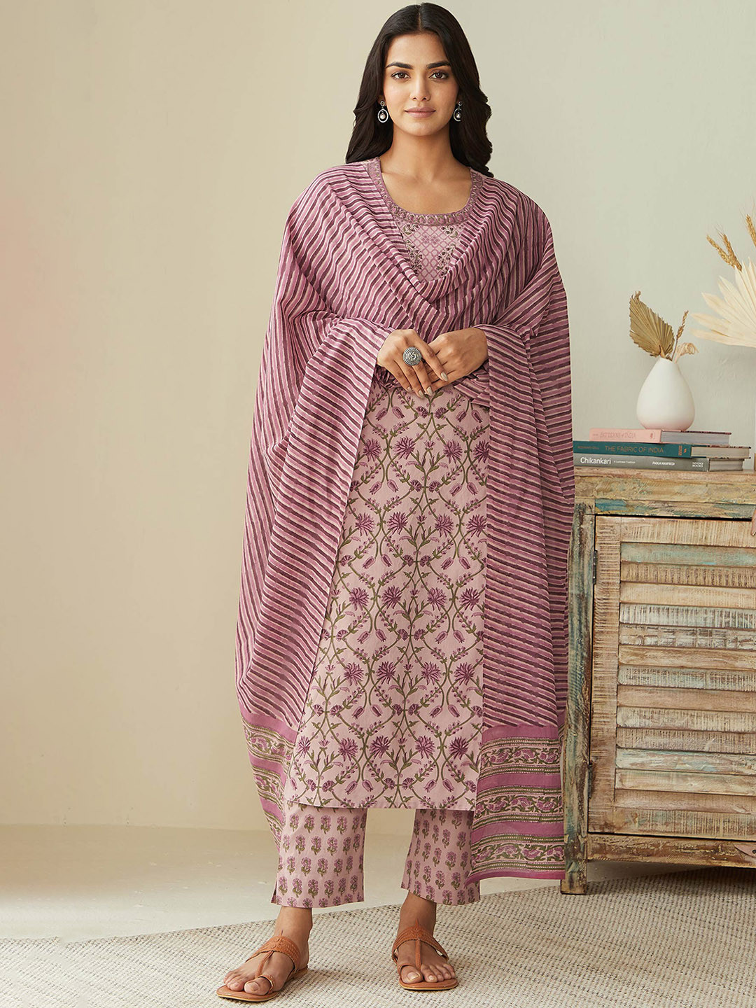 

KALINI Floral Printed Round Neck Three-Quarter Sleeves Kurta Set, Purple