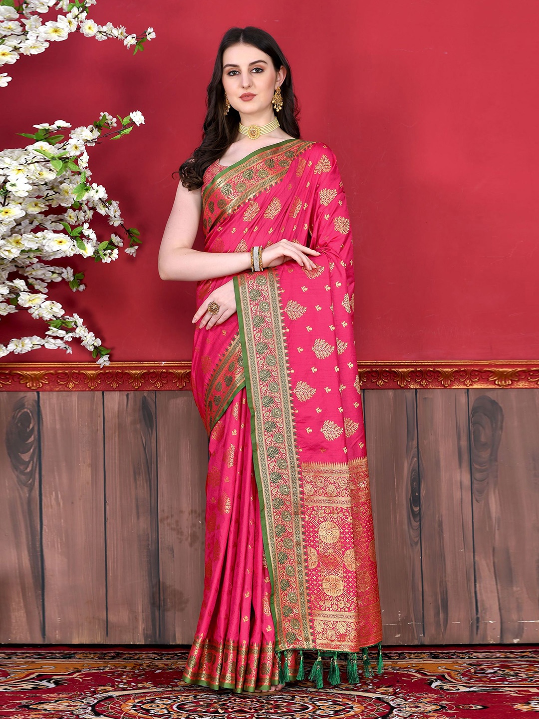

DIVASTRI Floral Woven Design Zari Pure Silk Banarasi Saree, Pink