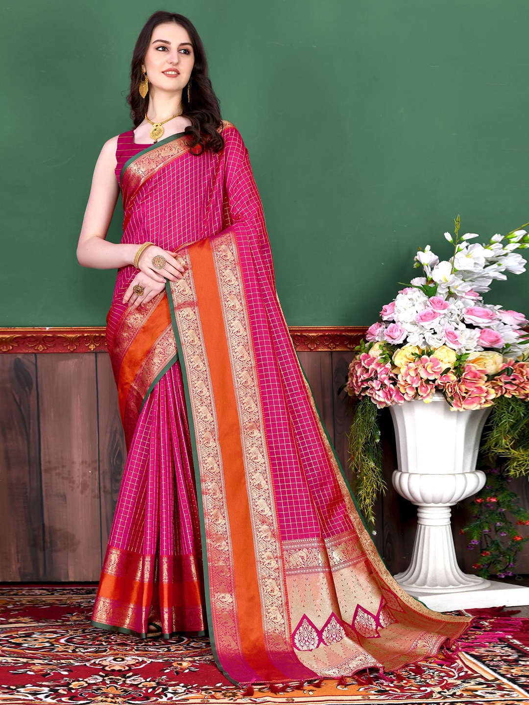 

DIVASTRI Checked Zari Pure Silk Banarasi Saree, Pink