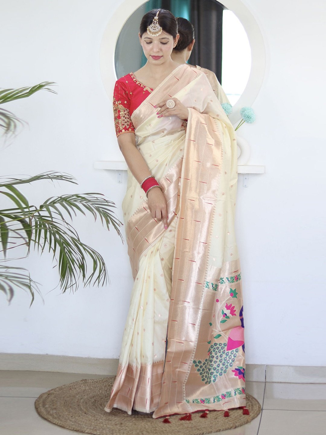 

DIVASTRI Ethnic Motifs Woven Design Zari Pure Silk Paithani Saree, Cream