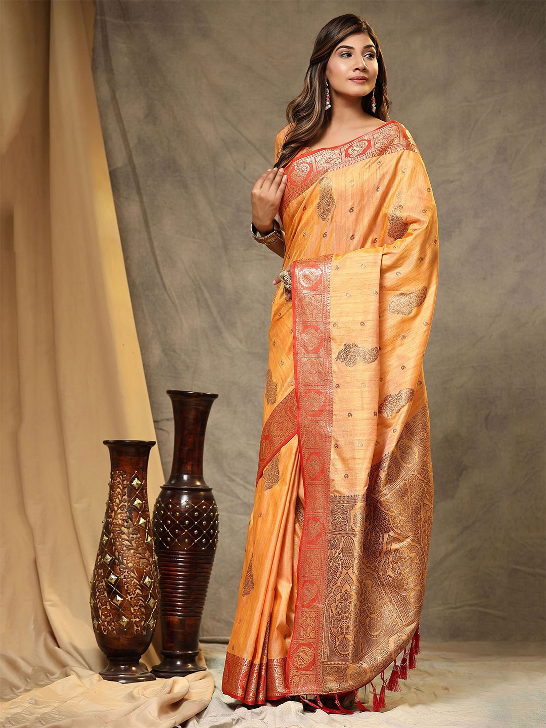 

DIVASTRI Ethnic Motifs Woven Design Zari Pure Silk Banarasi Saree, Orange