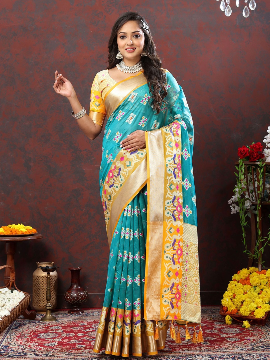 

DIVASTRI Ethnic Woven Design Zari Organza Patola Saree, Blue