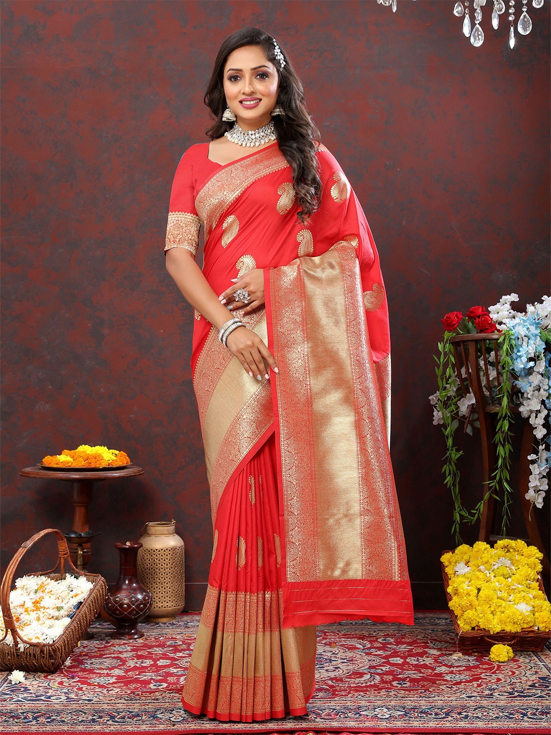 

DIVASTRI Paisley Woven Design Zari Pure Silk Banarasi Saree, Red