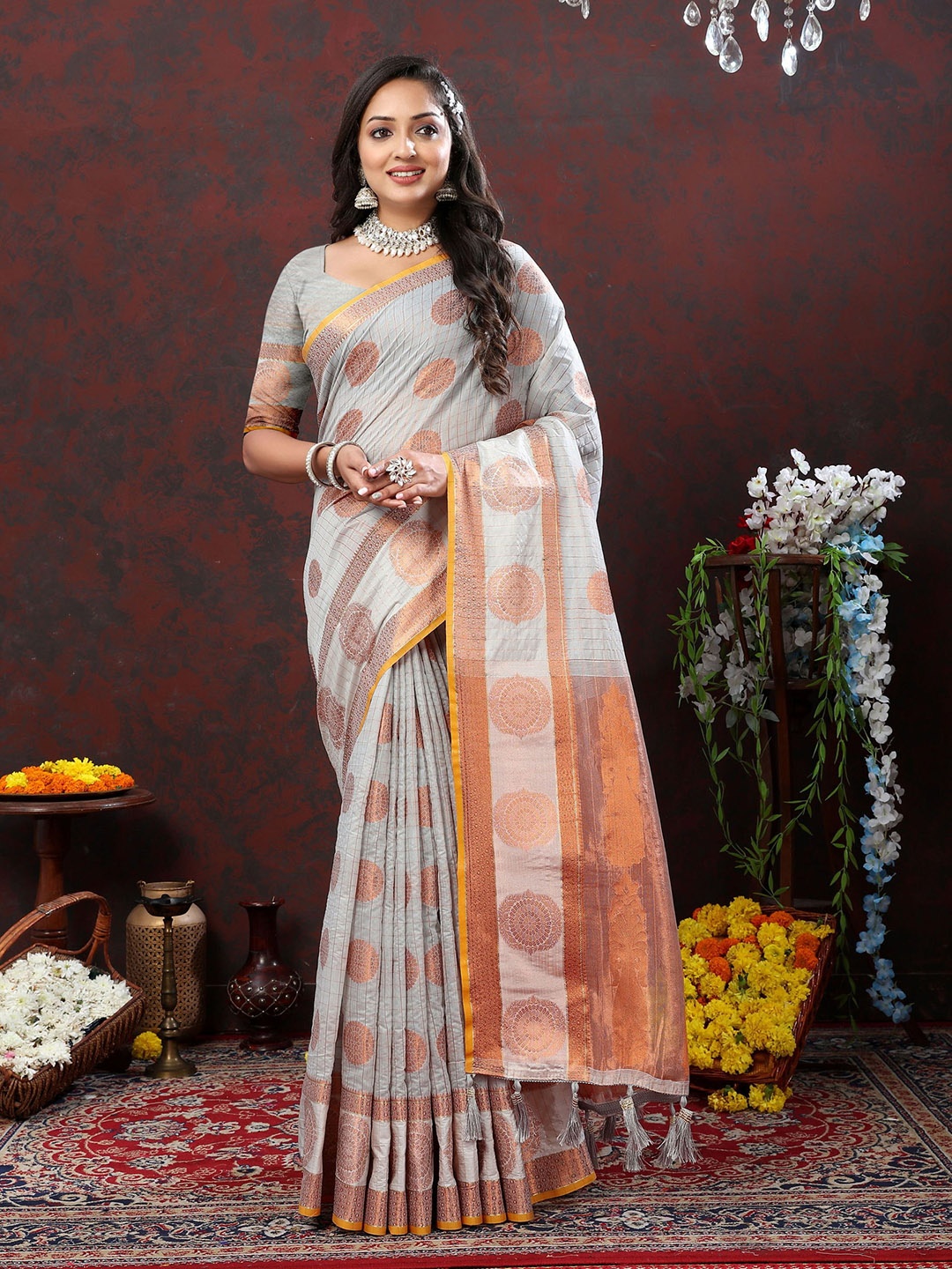 

DIVASTRI Ethnic Motifs Woven Design Zari Pure Silk Jamdani Saree, Grey
