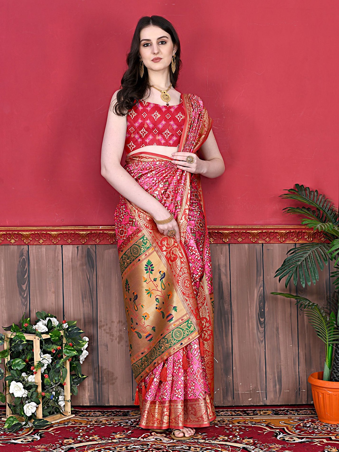 

DIVASTRI Ethnic Motifs Printed Pure Silk Patola Zari Saree, Pink