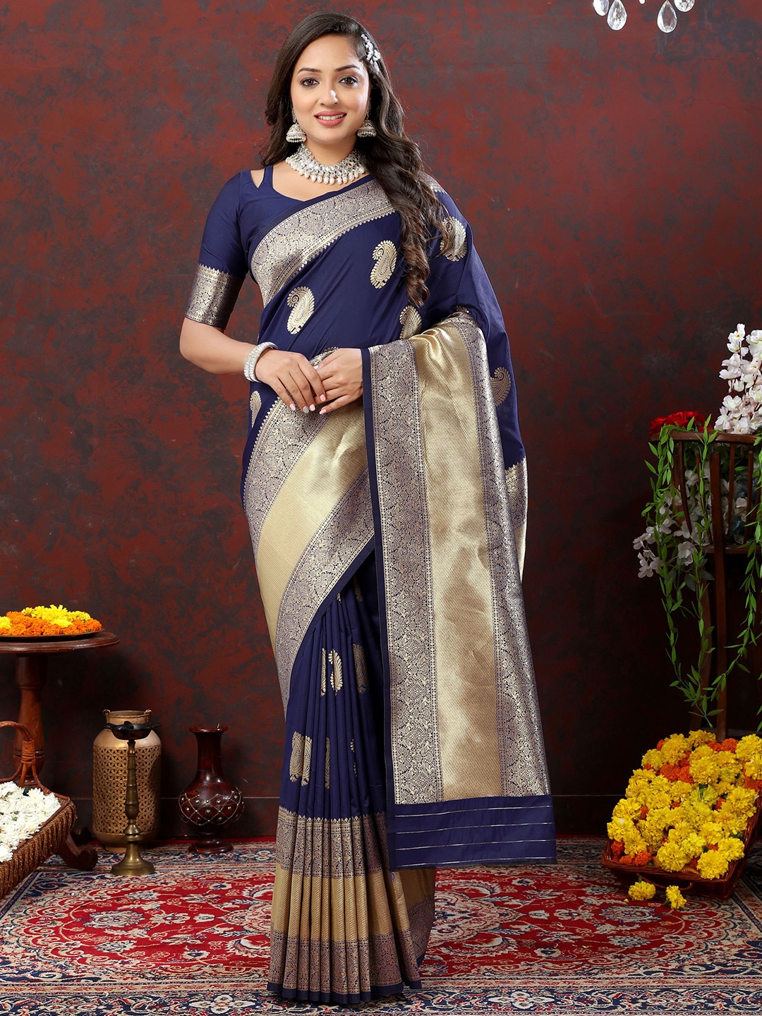 

DIVASTRI Ethnic Motifs Woven Design Zari Pure Silk Banarasi Saree, Navy blue