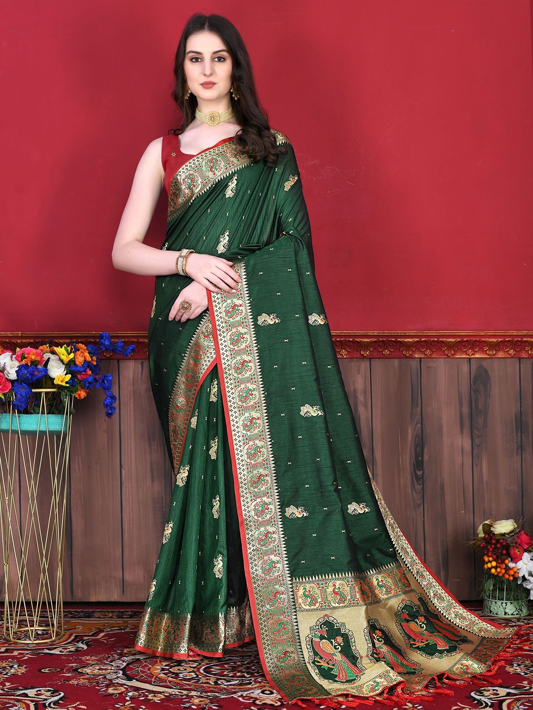 

DIVASTRI Ethnic Motifs Ethnic Motifs Zari Pure Silk Paithani Saree, Green