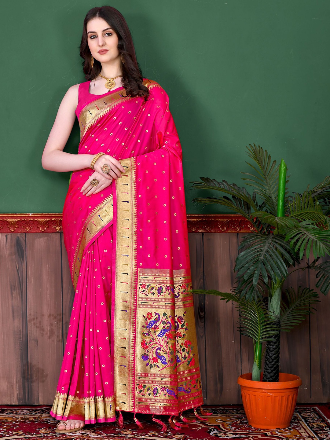

DIVASTRI Ethnic Motifs Zari Pure Silk Paithani Saree, Pink
