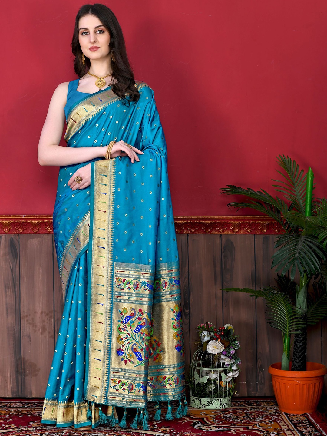 

DIVASTRI Ethnic Motifs Zari Pure Silk Paithani Saree, Blue