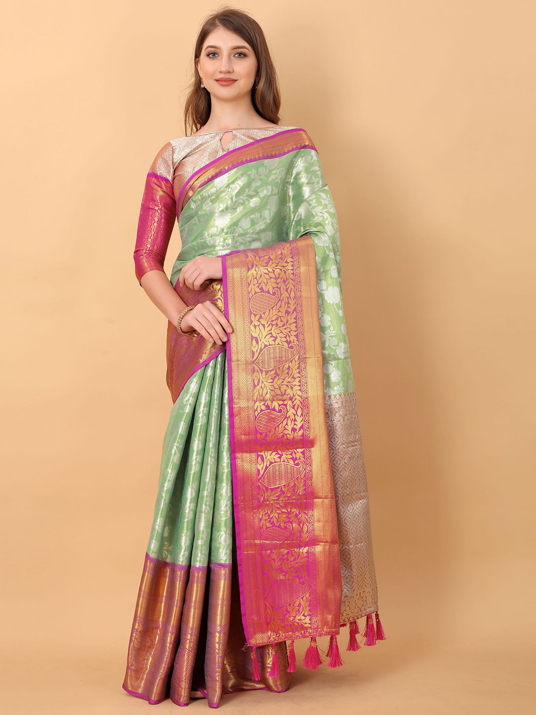 

DIVASTRI Floral Woven Design Zari Pure Silk Banarasi Saree, Green