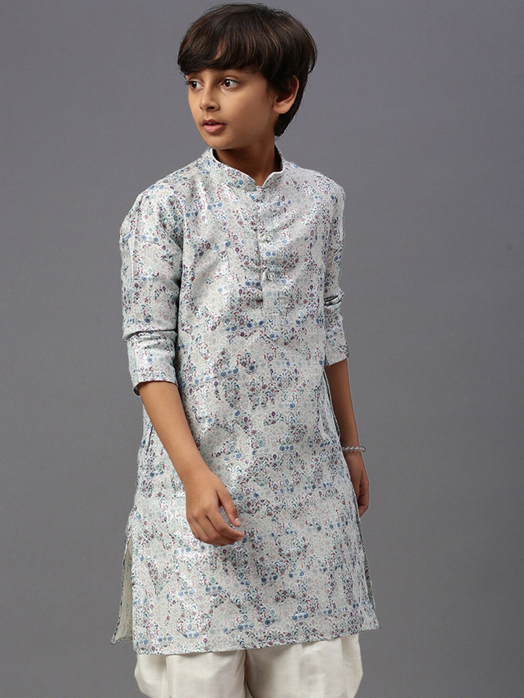 

YK Boys Floral Printed Mandarin Collar Kurta, Blue