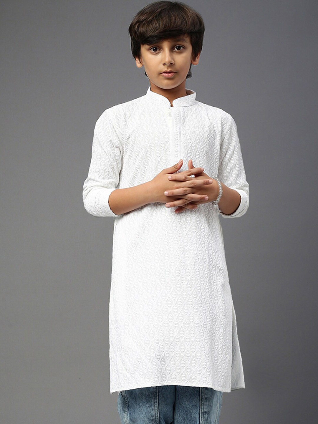 

YK Boys Ethnic Motifs Embroidered Chikankari Cotton Kurta, White