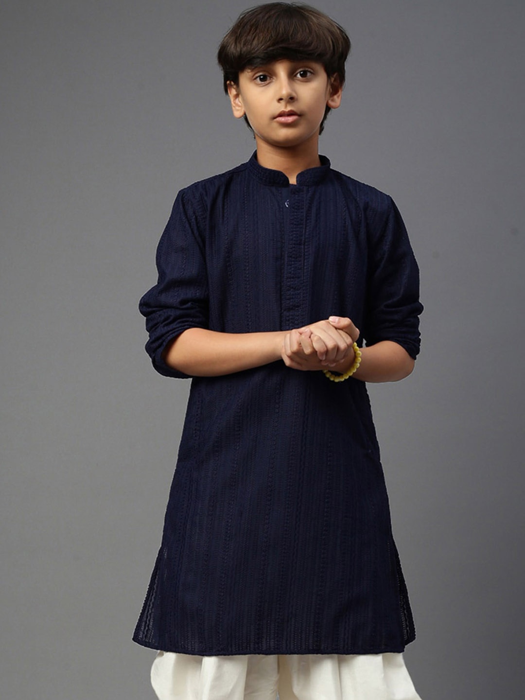 

YK Boys Ethnic Motif Chikankari Embroidered Straight Kurta, Navy blue