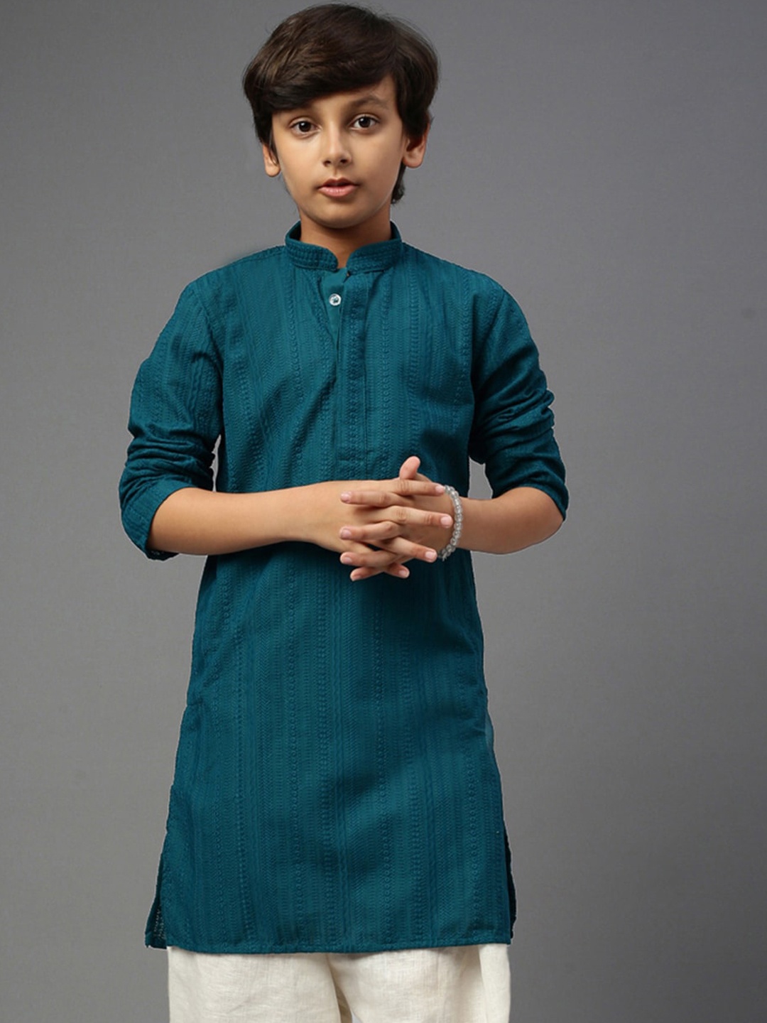 

YK Boys Ethnic Motifs Embroidered Chikankari Cotton Kurta, Green