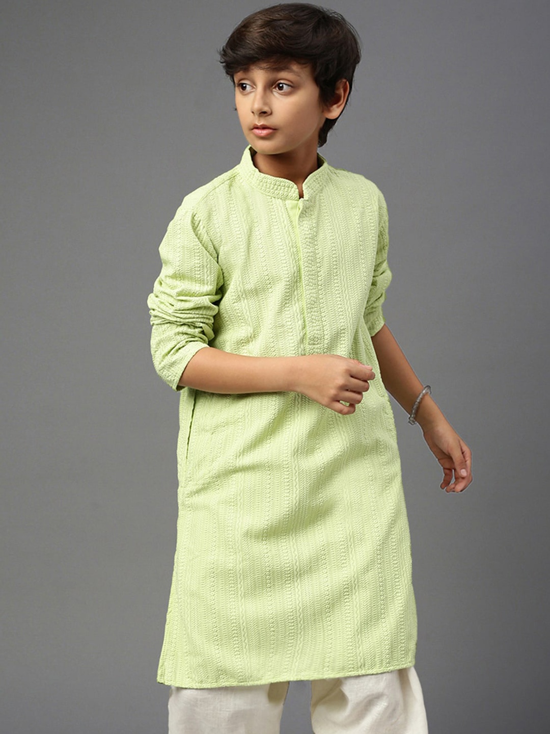 

YK Boys Ethnic Motifs Embroidered Chikankari Cotton Kurta, Green