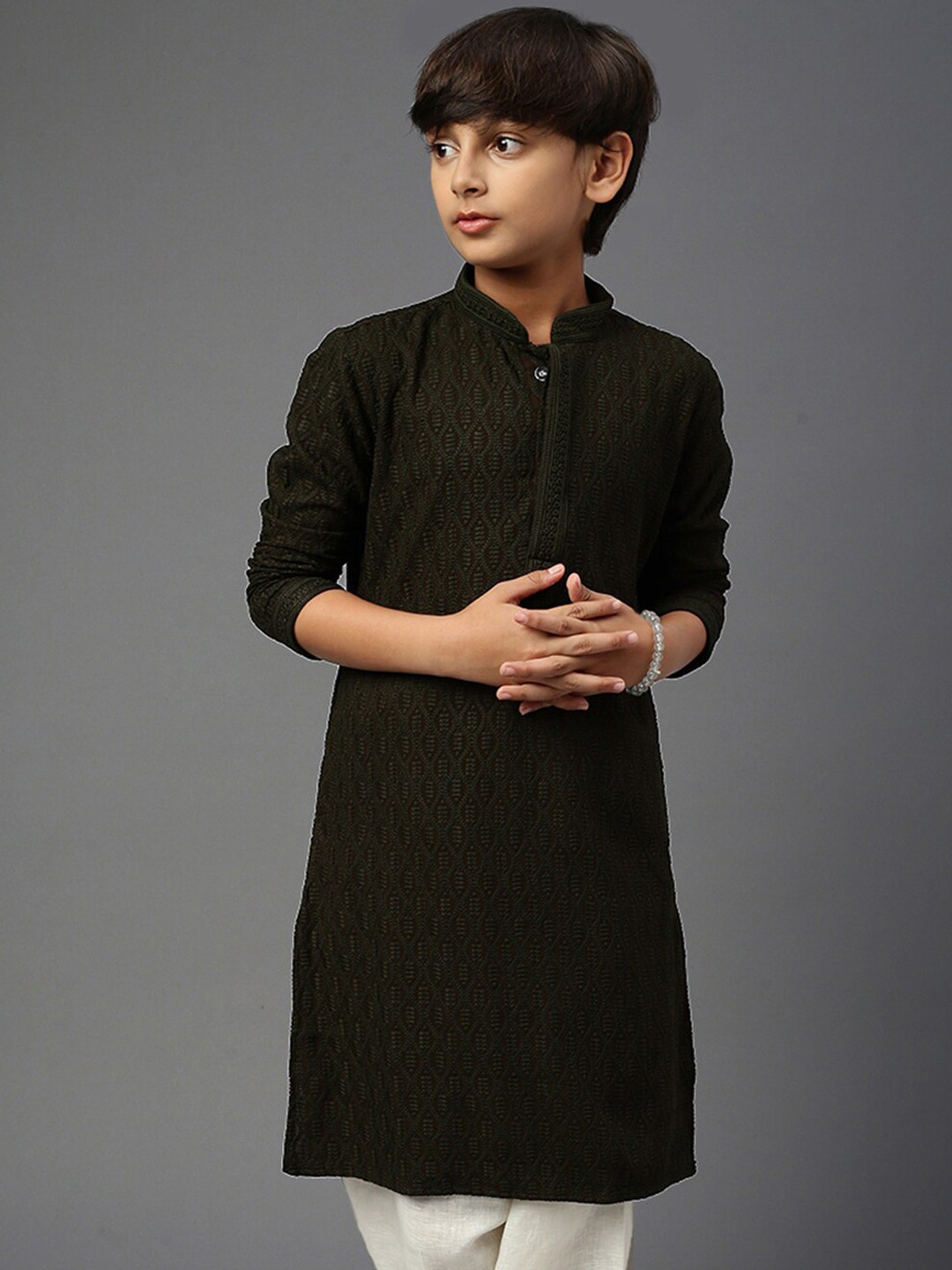 

YK Boys Ethnic Motif Chikankari Embroidered Straight Kurta, Green