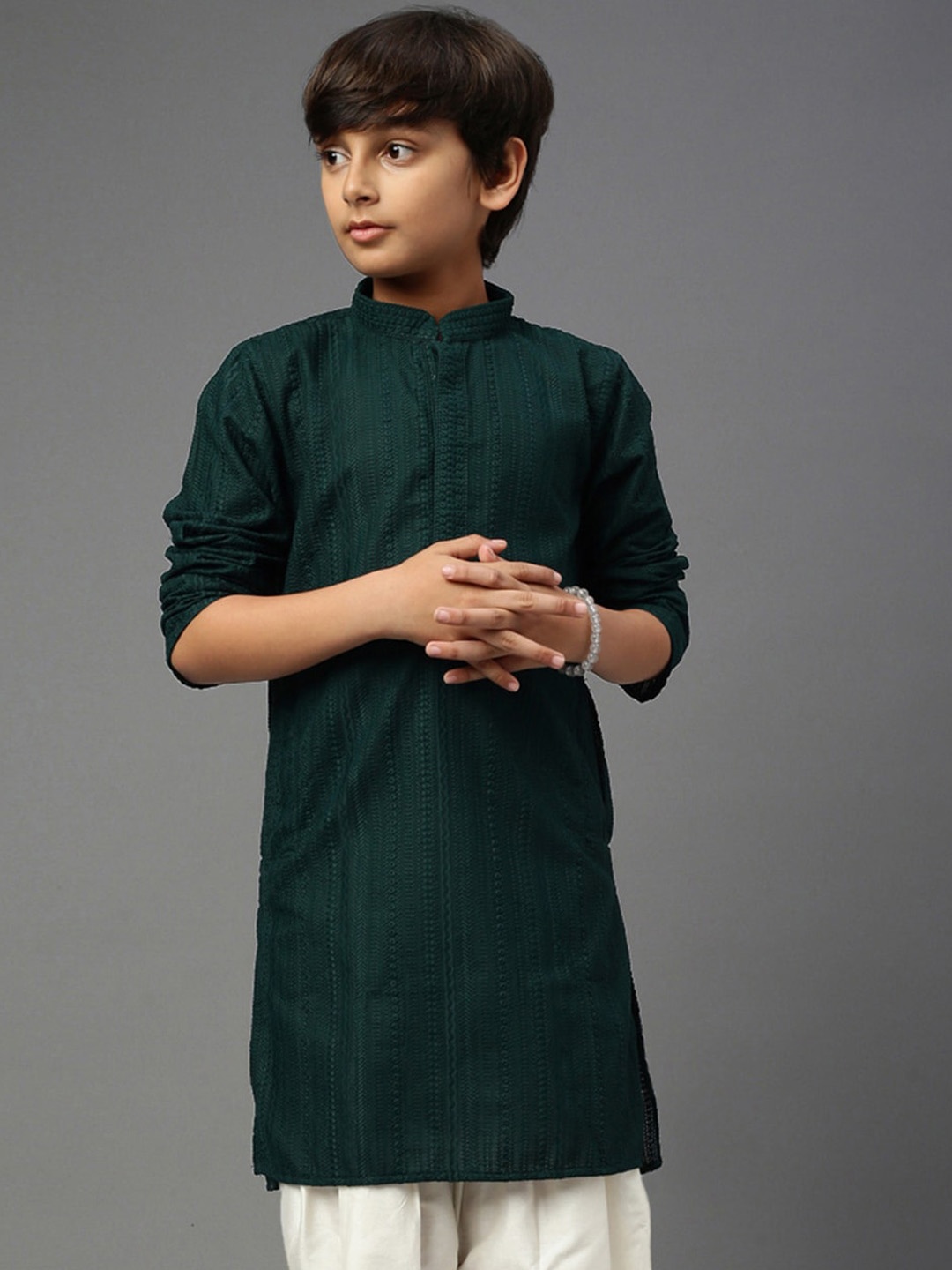 

YK Boys Ethnic Motif Chikankari Embroidered Straight Kurta, Green