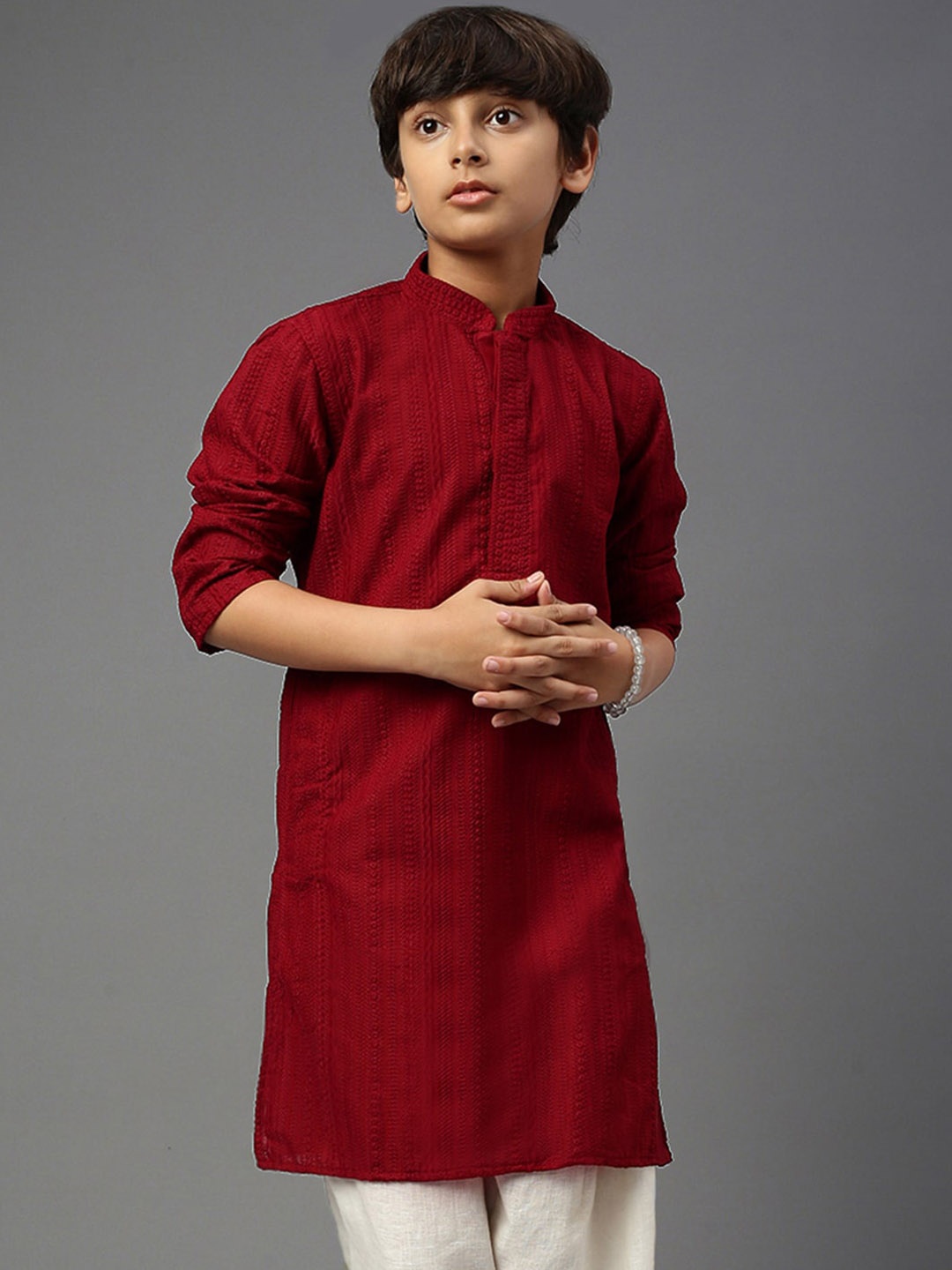 

YK Boys Ethnic Motif Chikankari Embroidered Straight Kurta, Maroon