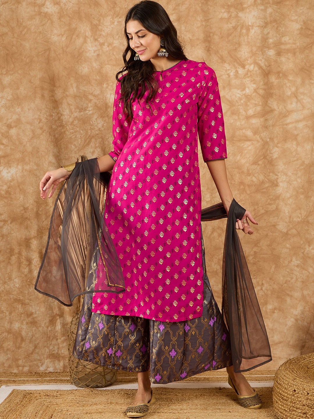 

ZIYAA Pink Ethnic Motifs Printed Keyhole Neck Staight Kurta With Palazzos & Dupatta