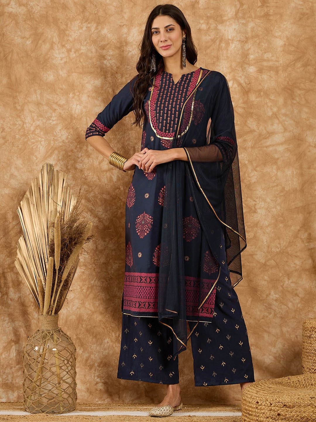 

ZIYAA Navy Blue Ethnic Motifs Printed Notch Neck Straight Kurta With Palazzos & Dupatta