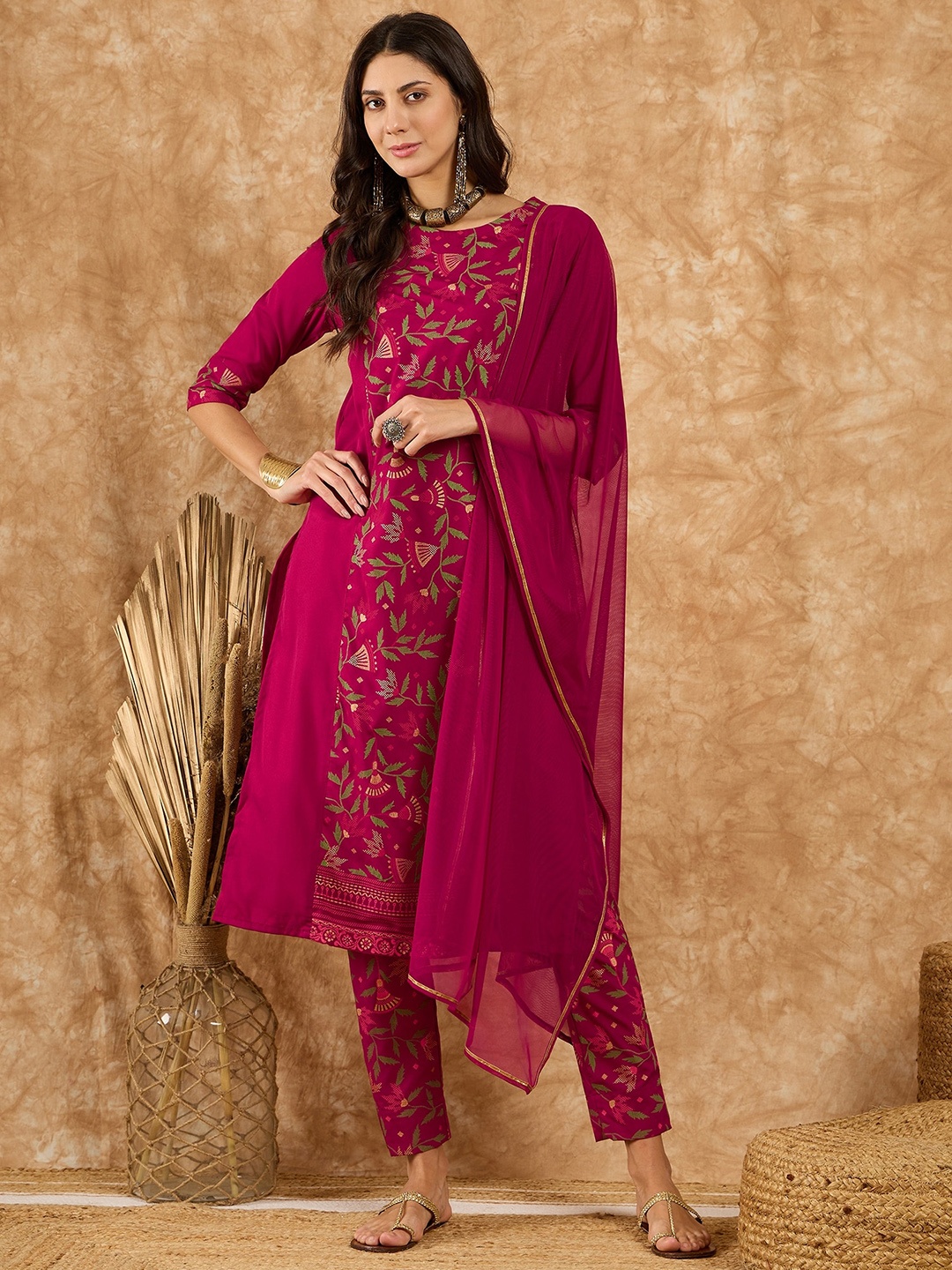 

ZIYAA Floral Printed Straight Kurta with Trousers & Dupatta, Maroon