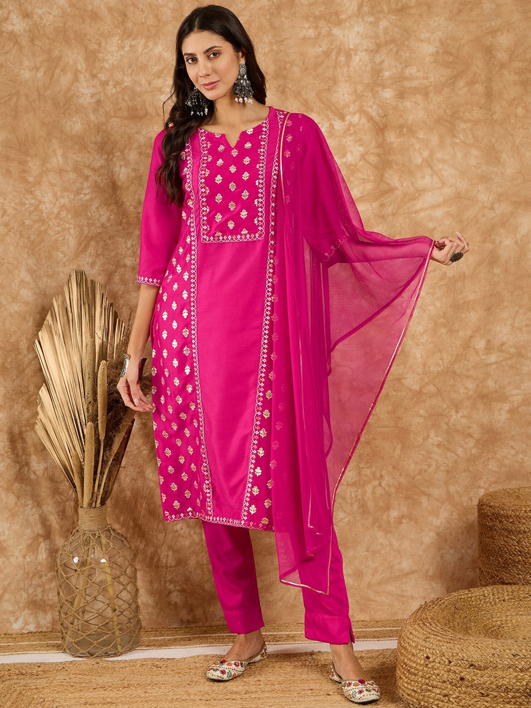 

ZIYAA Pink Floral Printed Regular Straight Kurta With Trousers & Dupatta