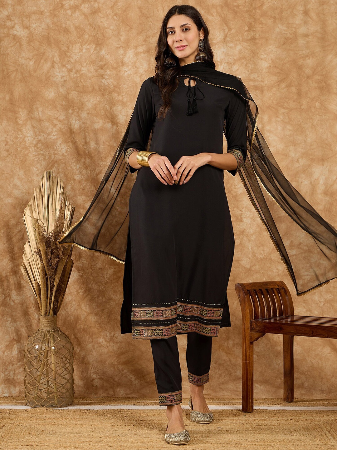 

ZIYAA Keyhole Neck Three-Quarter Sleeves Kurta with Trousers & With Dupatta, Black