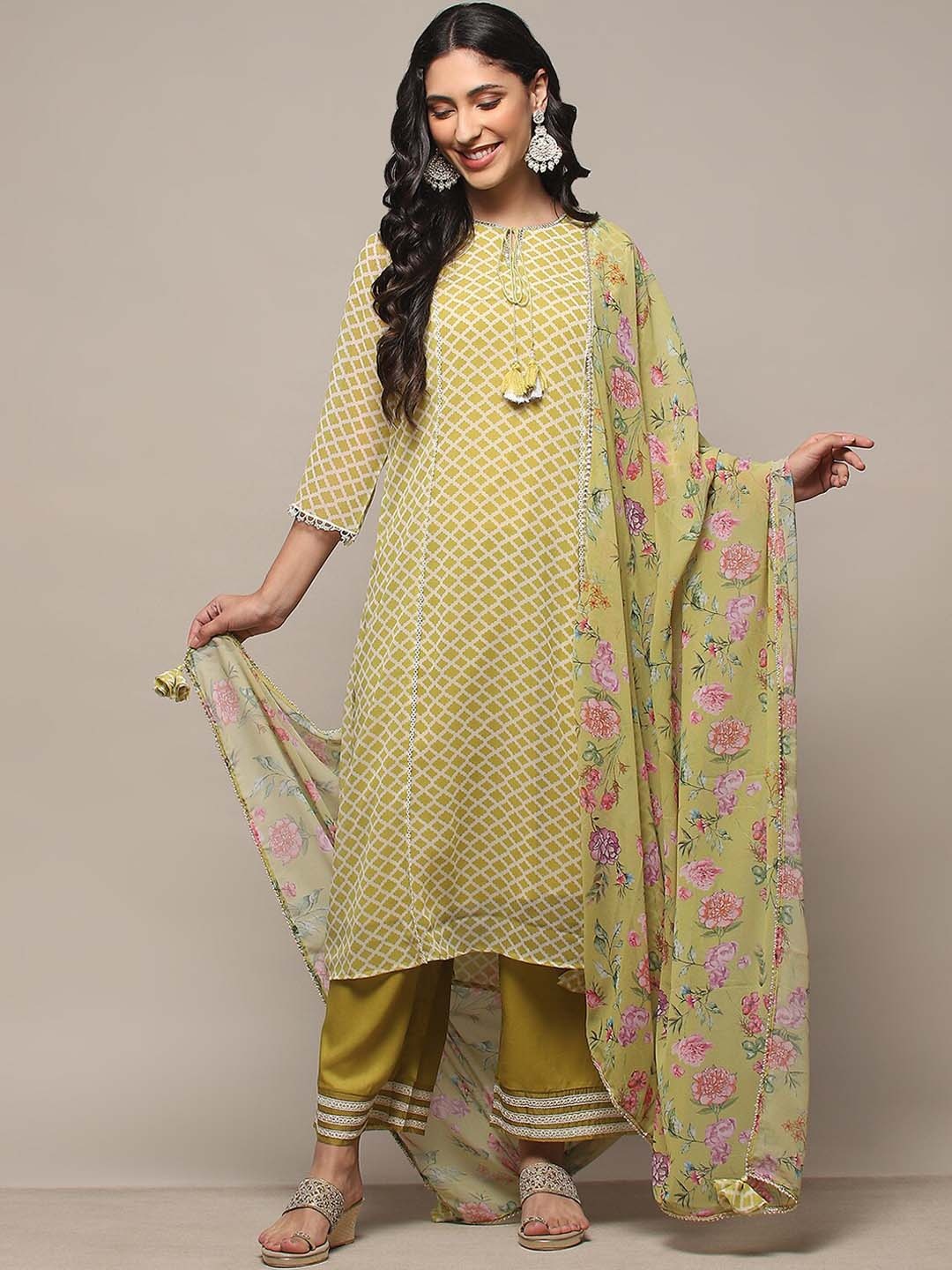 

Biba Tie-Up Neck Geometric Printed Kurta With Palazzo & Dupatta, Green