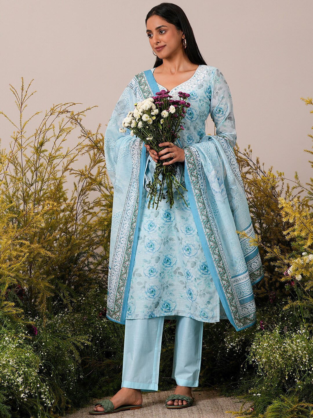 

Libas Floral Printed Regular Linen Kurta with Trousers & Dupatta, Blue