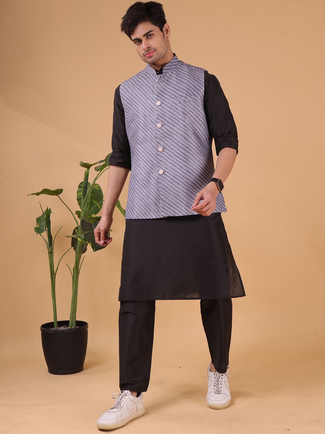 

SHIWAM ETHNIX Striped Printed Mandarin Collar Long Sleeves Kurta with Pyjamas, Black