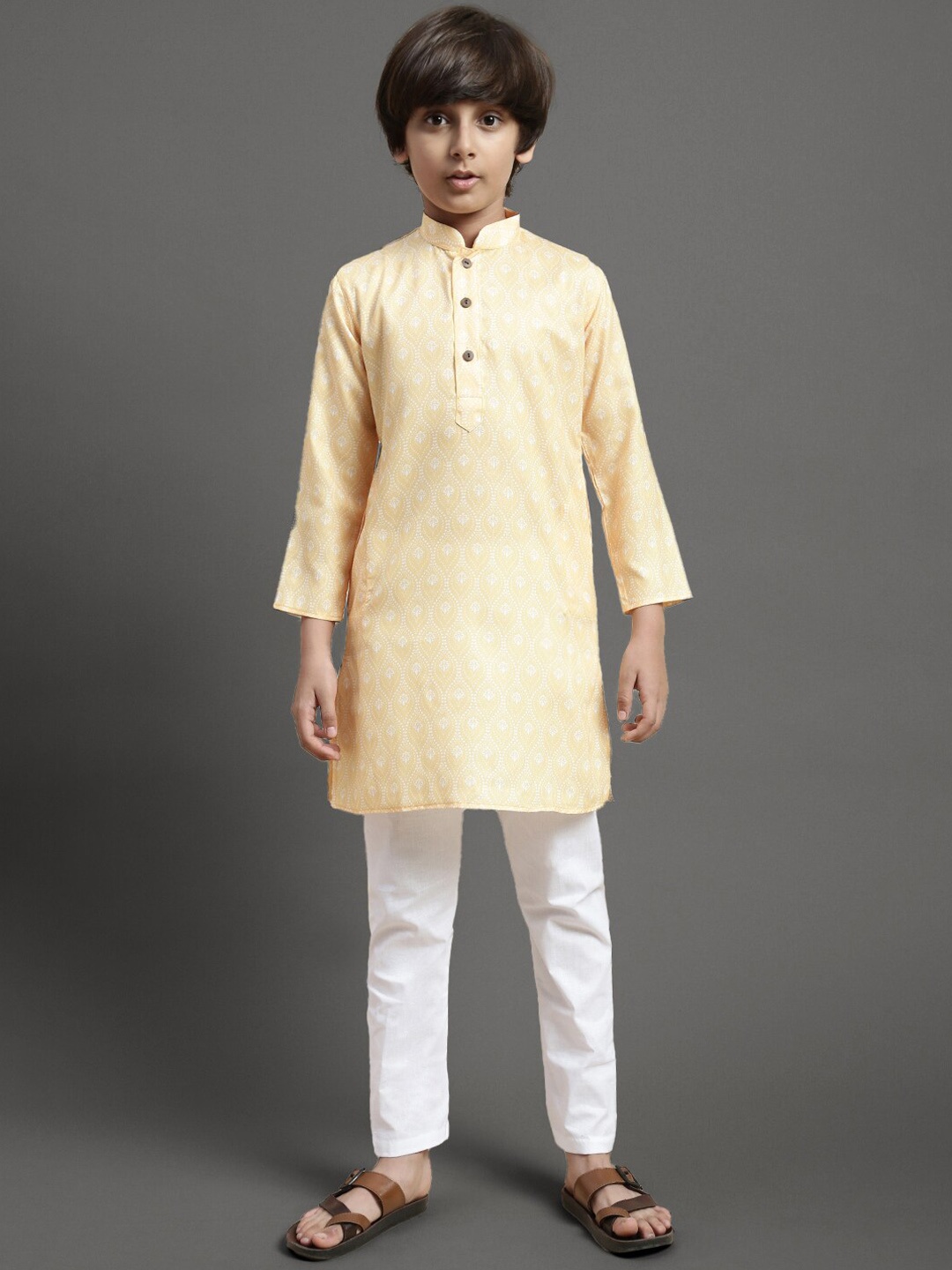 

YK Boys Ethnic Motifs Printed Mandarin Collar Straight Kurta with Pyjamas, Yellow