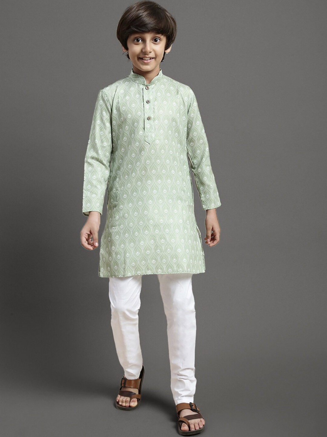 

YK Boys Ethnic Motifs Printed Mandarin Collar Straight Kurta with Pyjamas, Green