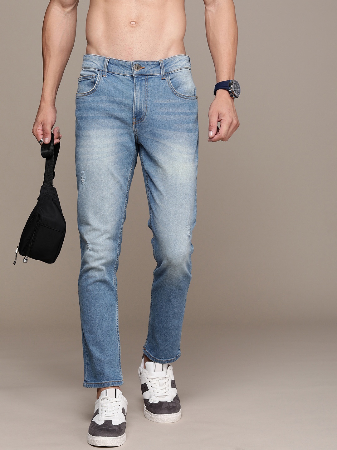 

Roadster Men Slim Fit Light Fade Stretchable Jeans, Blue
