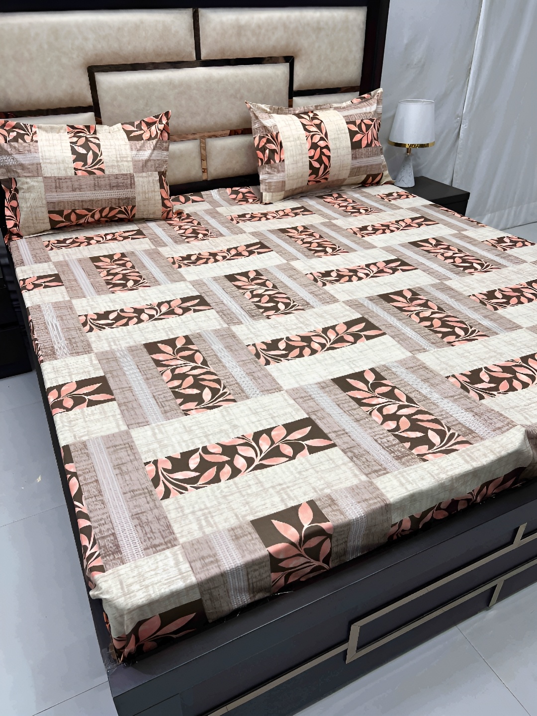 

Pure Decor Brown & Pink Floral 260 TC Queen Bedsheet with 2 Pillow Covers