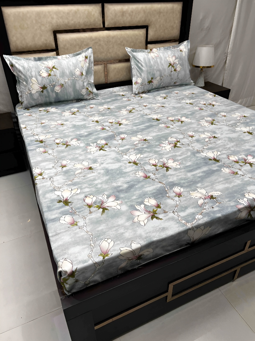 

Pure Decor Grey Floral Printed 260 TC Pure Cotton Queen Bedsheet with 2 Pillow Covers