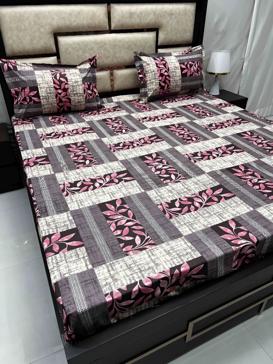 

Pure Decor Grey & Pink Floral 260 TC Queen Bedsheet with 2 Pillow Covers