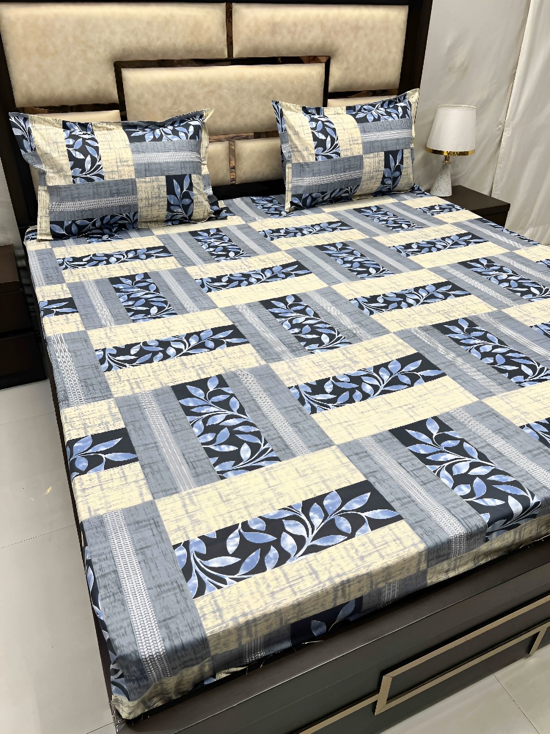

Pure Decor Blue Floral Printed 260 TC Pure Cotton Queen Bedsheet with 2 Pillow Covers
