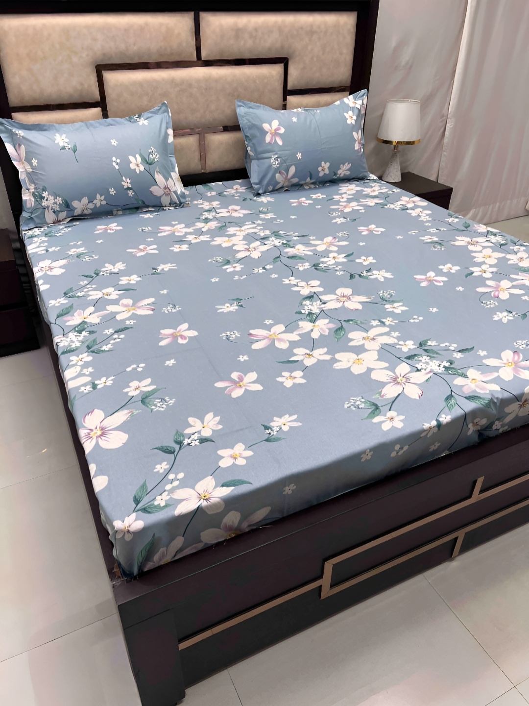 

Pure Decor Blue & Pink Floral 260 TC Queen Bedsheet with 2 Pillow Covers