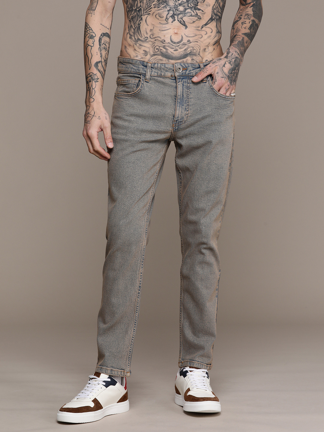 

Roadster Men Slim Fit Heavy Fade Stretchable Jeans, Blue