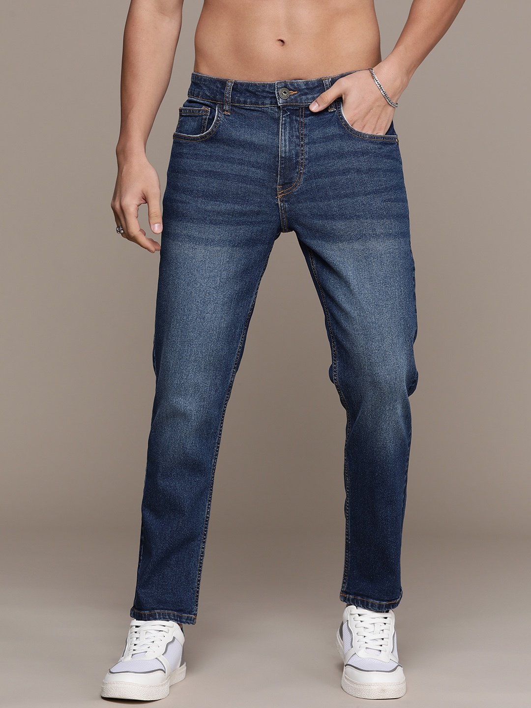 

Roadster Men Slim Fit Light Fade Jeans, Blue