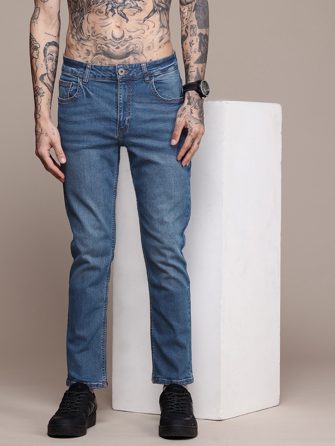 

Roadster Men Slim Fit Light Fade Jeans, Blue